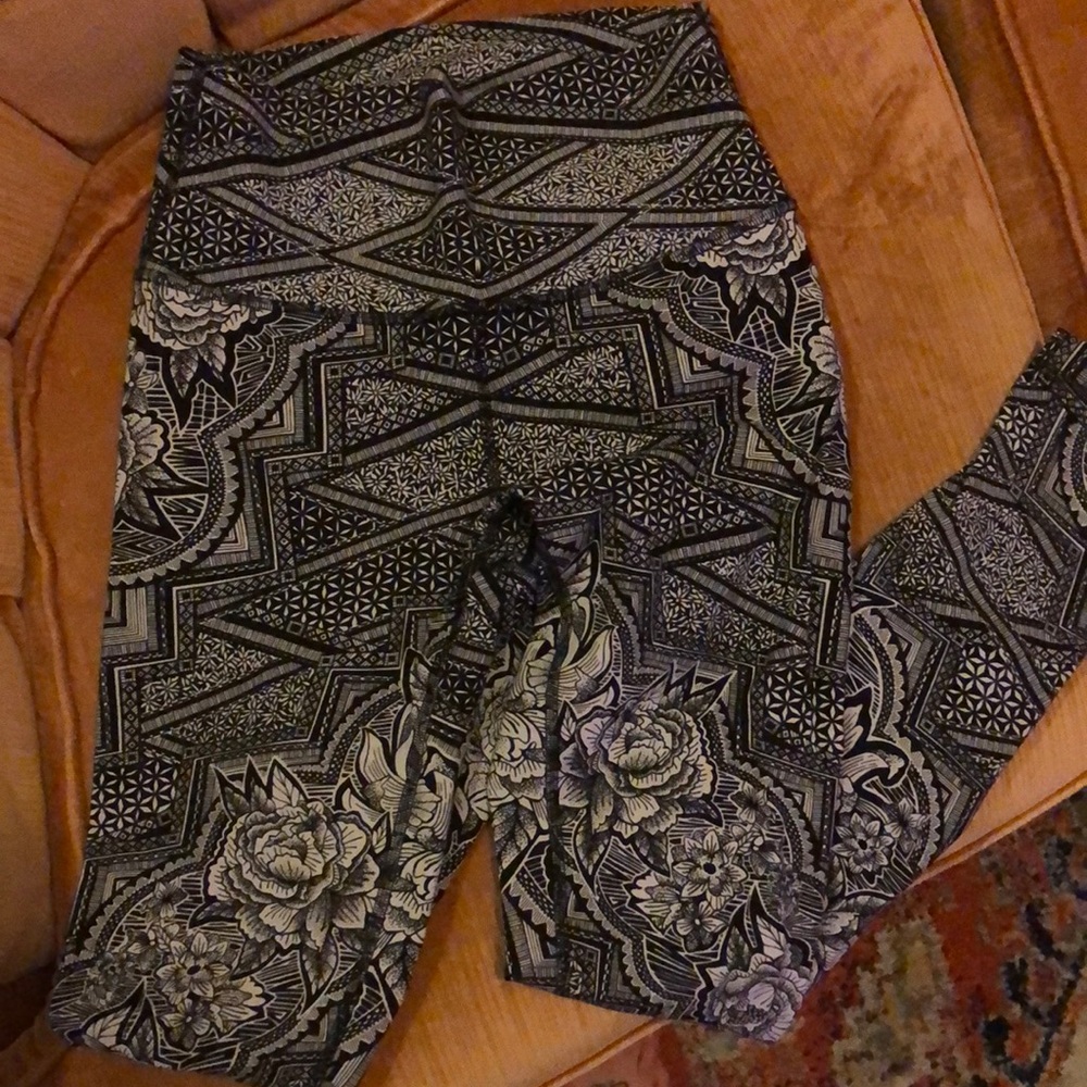 Lulu lemon Wunder Under 25”